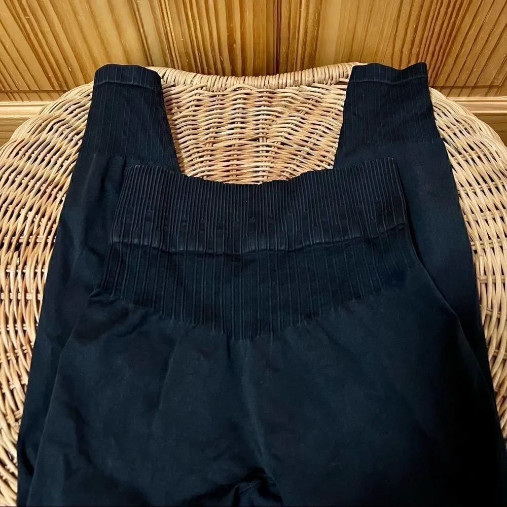 Joylab deep grey black textured high rise capri crop workout leggings pants XS - Picture 1 of 7